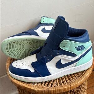 Air Jordan 1 ‘Blue Mint’